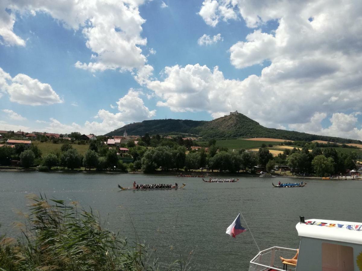 Penzion Nad jezerem Pavlov Esterno foto