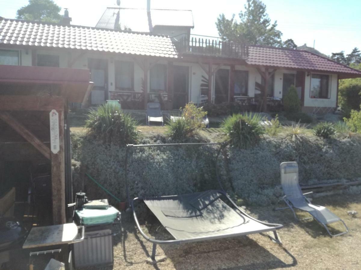 Penzion Nad jezerem Pavlov Esterno foto