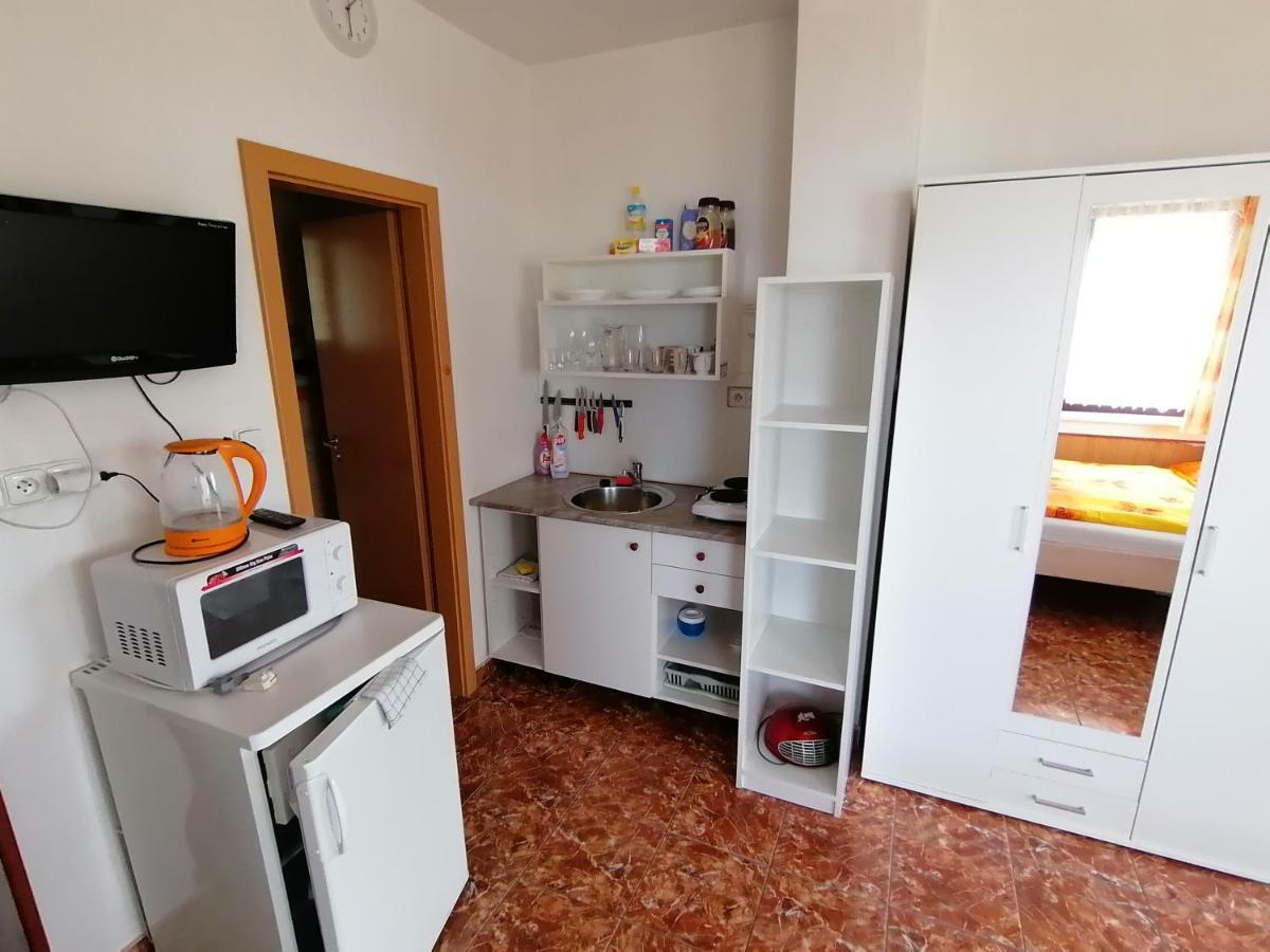 Penzion Nad jezerem Pavlov Esterno foto